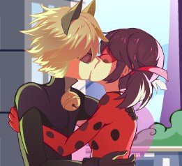 Игра Леди Баг и Супер Кот Целуются