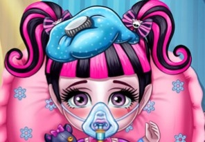 Игра Лечим Малышку Монстер Хай
