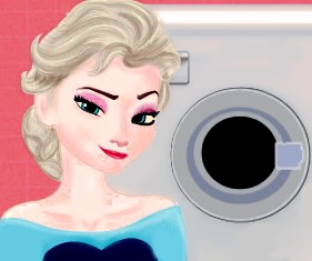 Игра Эльза Гладит Одежду