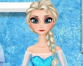 Игра Эльза Стирает Одежду