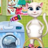 Анжела Стирает Одежду